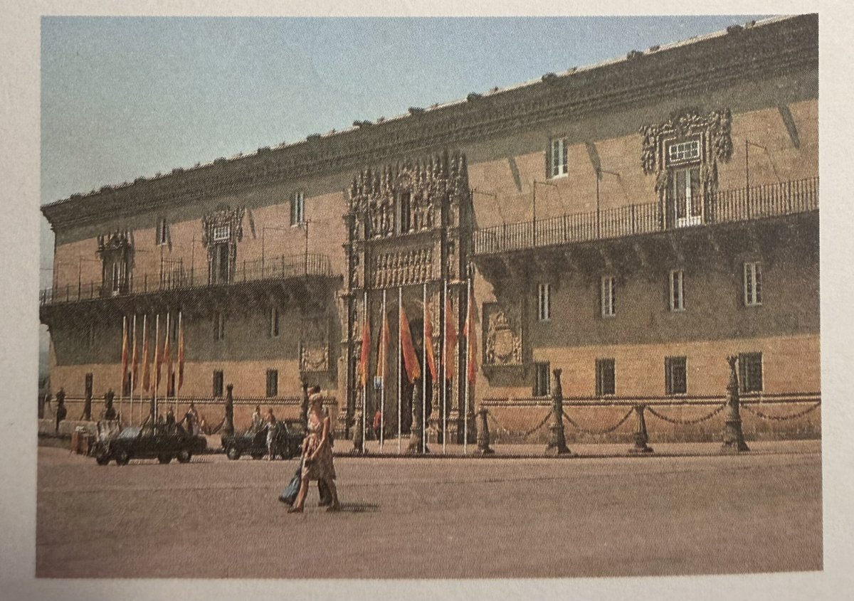 Patriussss's tweet photo. ¿Alguién sabría decirme a qué edificio en España corresponde esta fachada? https://t.co/CM1NanyIlm