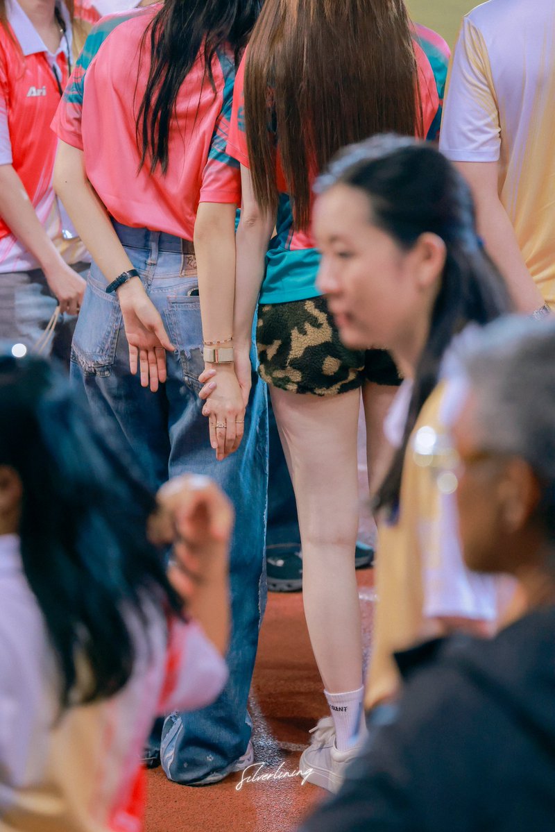 silverlining🌤️ tweet media