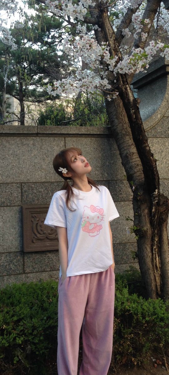 AKAone_'s tweet image. #최예나 #예나 #CHOIYENA #Yena #배경화면 #Wallpaper #Lockscreen 
Yena 260410 IG Wallpaper