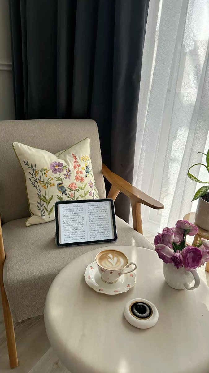 #آللـබـρّ  ..
الخير في ماهو قادم ونصيباً جميلاً
من كل شيء ، وقدراً يتبعه الرضا ..

#صباح_الخير ..
ثم يارب أن يصاحبنا الجبر كرفيقٍ 
عزيز لا يغادرنا الدهر كله🌿🌷📿