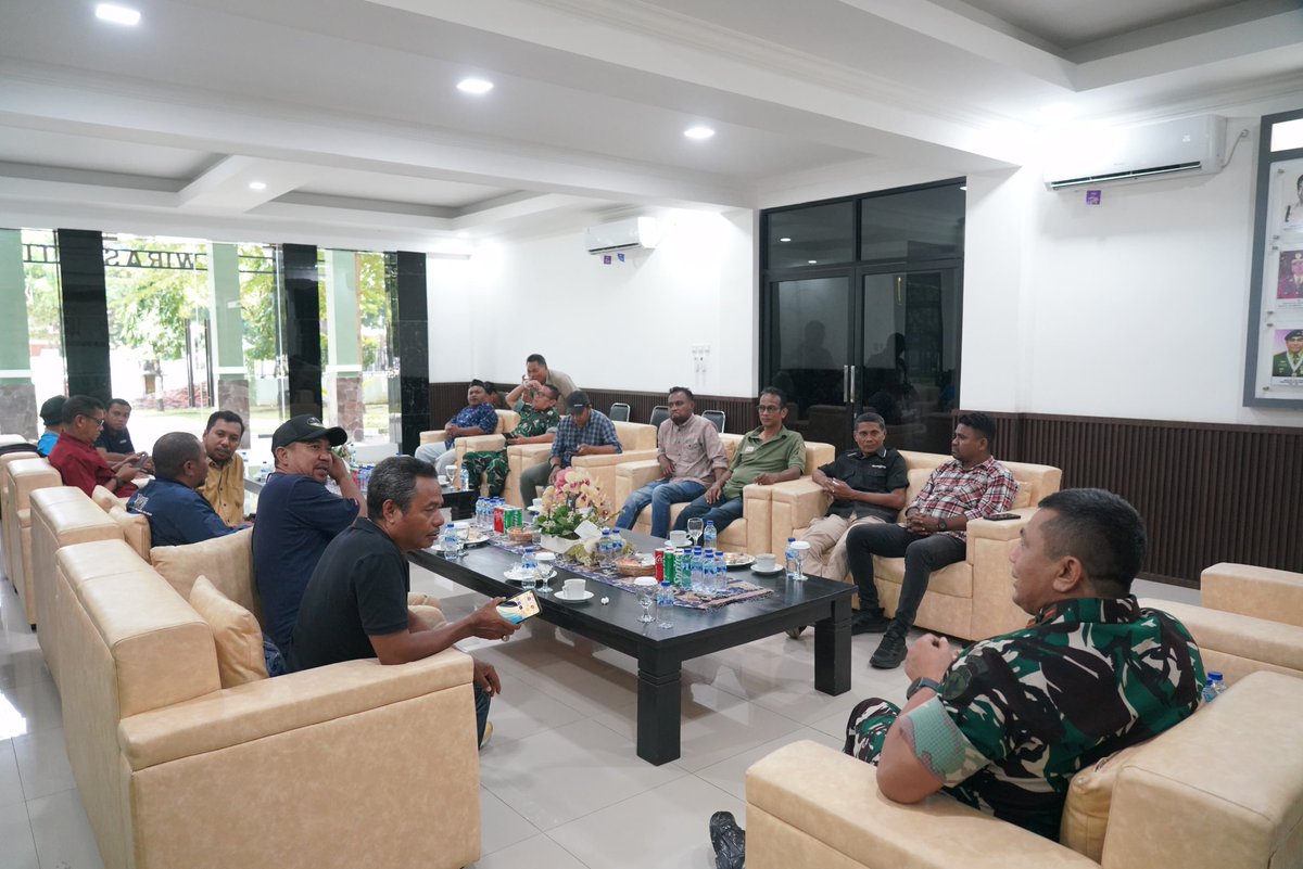 KOREM161WS's tweet photo. *“Dari Secangkir Kopi, Terjalin Sinergi Korem 161/Wira Sakti dan Insan Pers”* https://t.co/SfjxK8qfXq