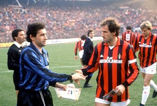 Old Days Football tweet media