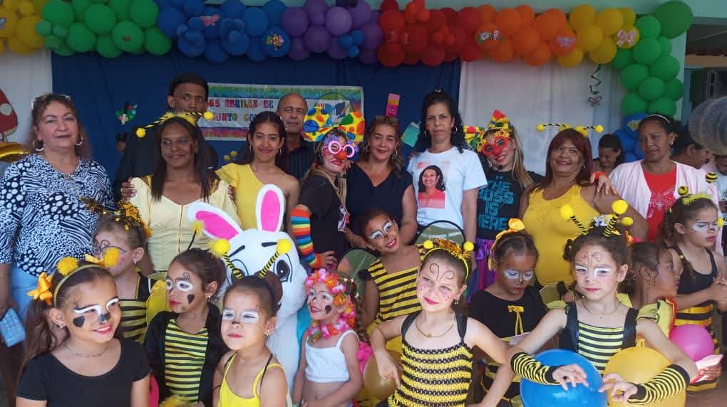 👶🇨🇺 65 años de los Círculos Infantiles en Cuba: espacios que han acompañado a generaciones con educación, cuidado y amor.
#SanctiSpíritusEnMarcha 
#CubaMined