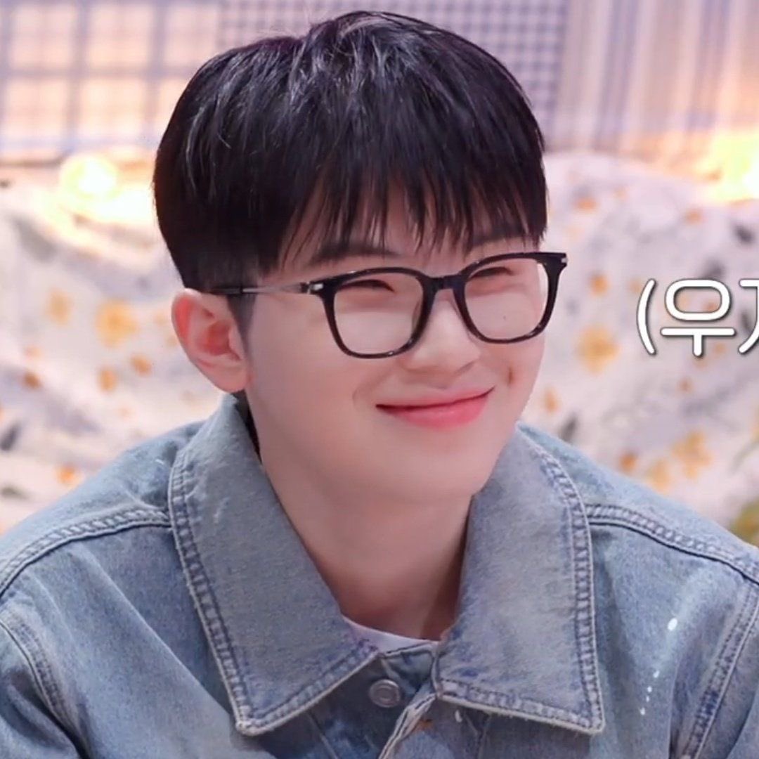 wz day 💌 tweet media