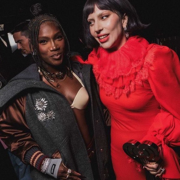 UpdateCharts tweet media