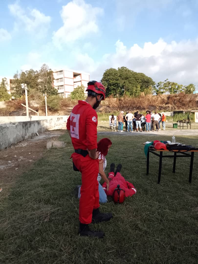 ujc_cerro's tweet photo. En el Combinado Deportivo de Carvajal están las áreas de combate y de rescate y salvamento. 
Nuestros jóvenes aprenden y se forman bajo la concepción de Guerra de Todo el Pueblo.

#CubaEstáFirme #100AñosConFidel #ElCerroTieneLaLlave https://t.co/rXnjiKxDP6