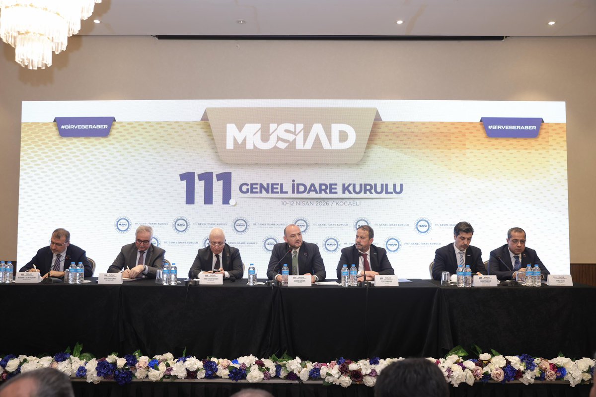 BurhanOzdemirTR's tweet photo. MÜSİAD Kocaeli Şubemizin ev sahipliğinde, yurt içi Şube Başkanlarımız ve üyelerimizin geniş katılımıyla 111. Genel İdare Kurulu Toplantımızı gerçekleştirdik.

Toplantımızda; teşkilatımızın mevcut çalışmalarını, sahadan gelen değerlendirmeleri ve önümüzdeki döneme ilişkin hedeflerimizi kapsamlı şekilde ele aldık. Aynı zamanda gerçekleştirdiğimiz sunumda, MÜSİAD’ımızın yeni dönem vizyonunu, stratejik önceliklerini ve yol haritamızı paylaştık.

Şube başkanlarımız ve kıymetli üyelerimizin de katkılarıyla verimli bir istişare zemini oluştu; ortak akıl ve istişare kültürümüz bir kez daha güç kazandı.

Nazik ev sahiplikleri için MÜSİAD Kocaeli Şubemize (@MUSIADKocaeli), Şube Başkanımız İzzet Tanrıkulu’na; katkı sunan tüm başkanlarımıza ve üyelerimize teşekkür ediyor, Genel İdare Kurulumuzun derneğimiz ve ülkemiz adına hayırlı olmasını diliyorum.