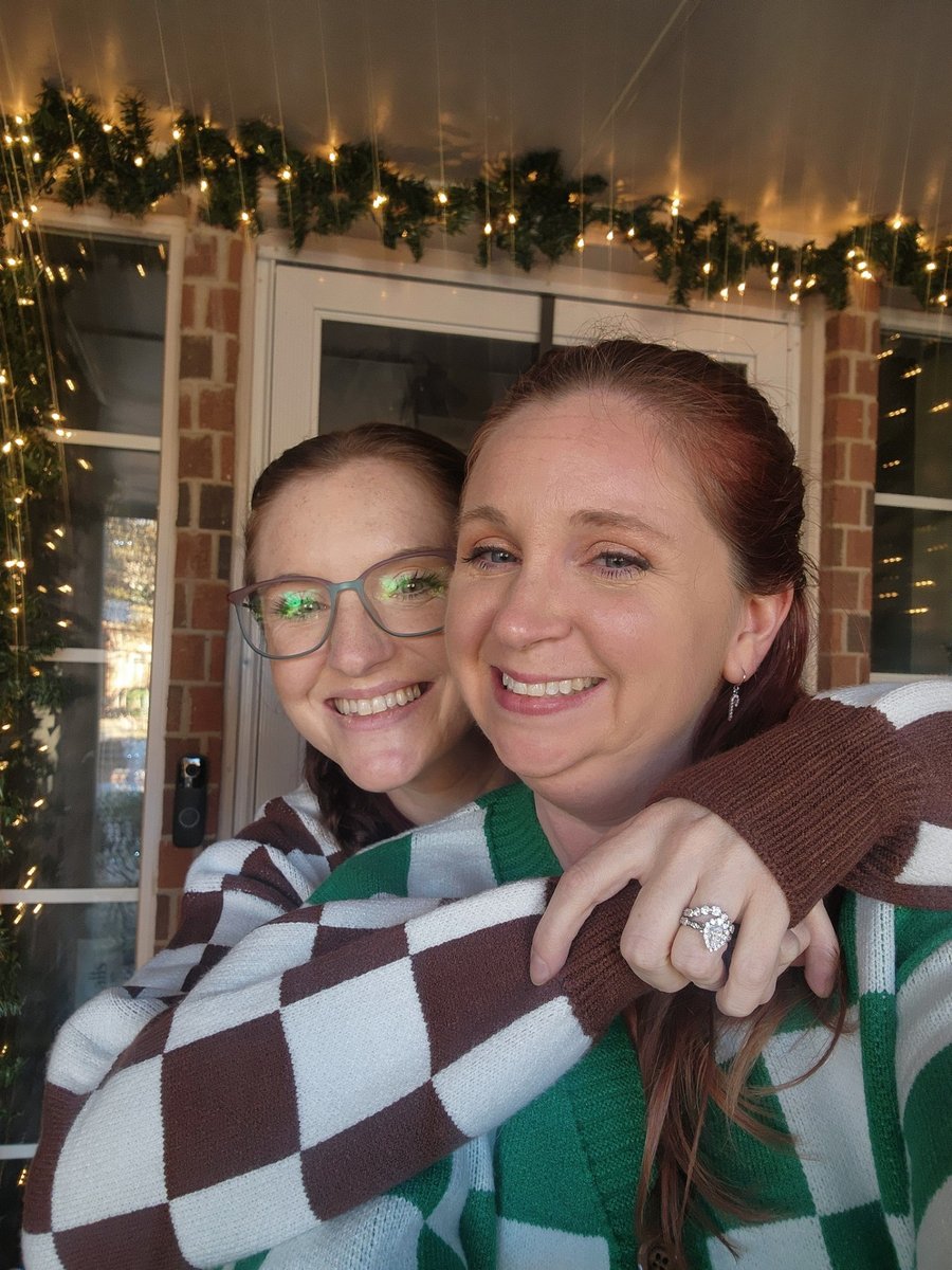 EasyTimeClock's tweet image. Siblings: built-in coworkers since day one 😄
Different personalities, shared goals… and sometimes a little friendly competition.
Happy National Siblings Day from Easy Time Clock!

#NationalSiblingsDay #WorkplaceLife #EasyTimeClock