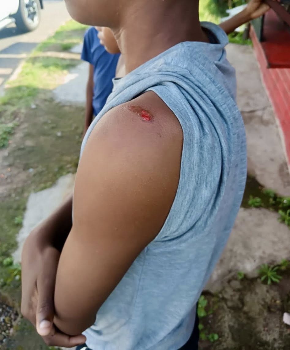 _ArriveAlive's tweet image. Teenager Robbed Of Cellphone At Knife Point: Trenance Park - KZN

arrr.co.za/C0t8P

#ArriveAlive #Crime #PedestrianSafety