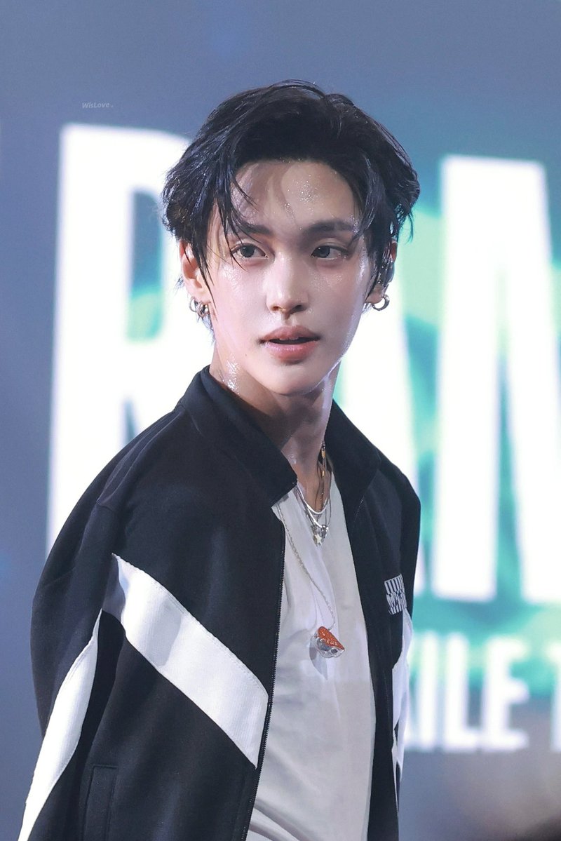 𝙒𝙞𝙨𝙇𝙤𝙫𝙚. tweet media