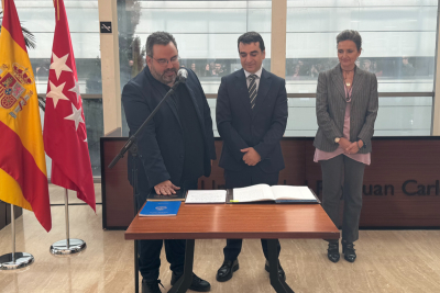 urjc's tweet photo. 👉 La FCCOM elige a Rainer Rubira como su nuevo decano
ℹ️ Noticia: https://t.co/lXaPivRNt3
#URJC #FCCOM #YoSoyURJC https://t.co/voCWoD028c