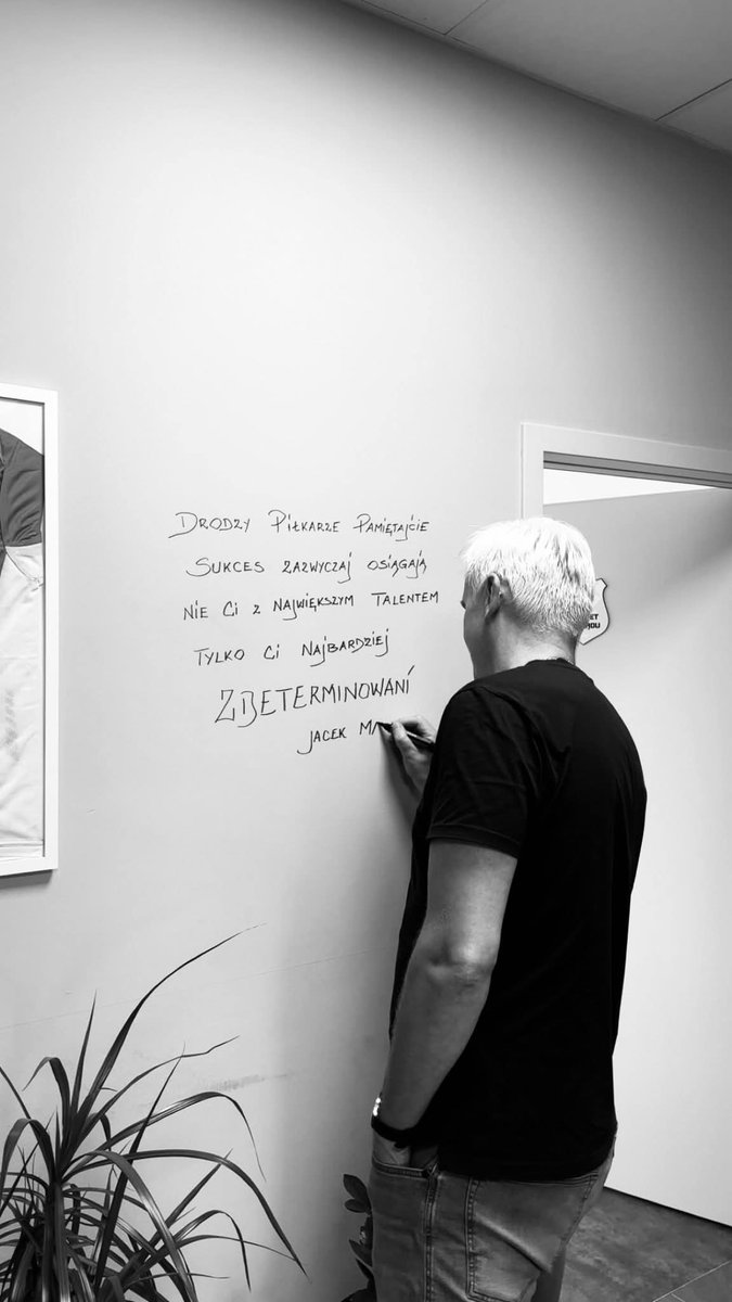 Ogromna kultura, pasja, elokwencja, klasa... Wielki to był trener 😢