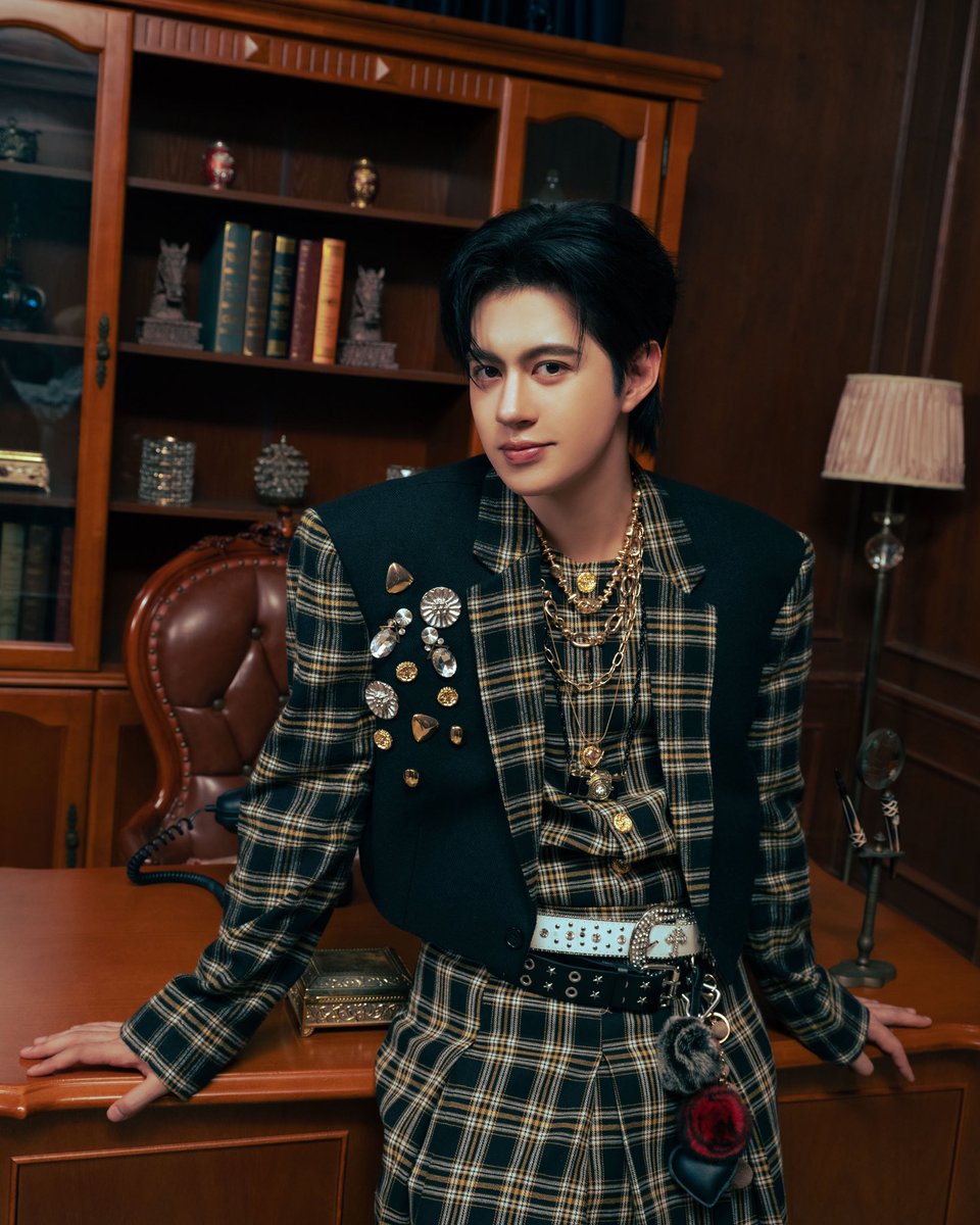 PROXIE
The New Single
‘ฮ็อบ (Hob)’

ภาพศิลปินเอโยพ้อกสี
รัชชานนท์ เรือนเพ็ชร์

#PROXIE_ฮ็อบ
MV OUT NOW!
🔗 youtu.be/6kykSb4XofI

Listen Now!
🔗 bfan.link/PROXIE-HOB

#PROXIE_CaughtInTheFeel
#PROXIEGun 
#PROXIEth 
#bROTHERSMUSIC