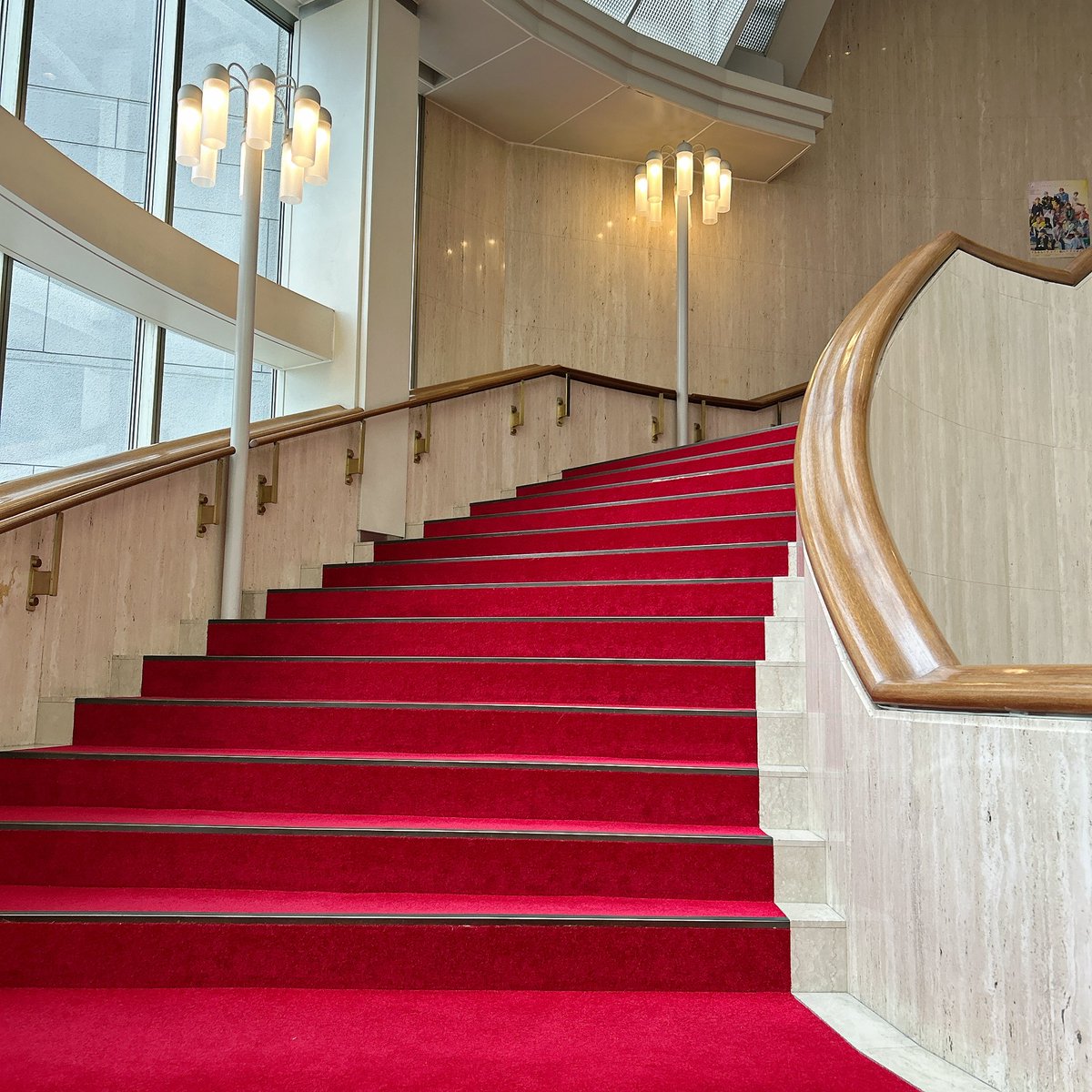 春夏に新しい風が吹いていました。

毎年新しく季節が巡って来るように、けれど春は春で夏は夏であることは変わらないように。
そんなふうに彼らが存在してくれていることをゲネプロでしかと目に焼き付けてまいりました🌸🌻✨

MANKAI！！！🎉✨
#エーステ
幸せを届けてくれる舞台だなぁ✨✨