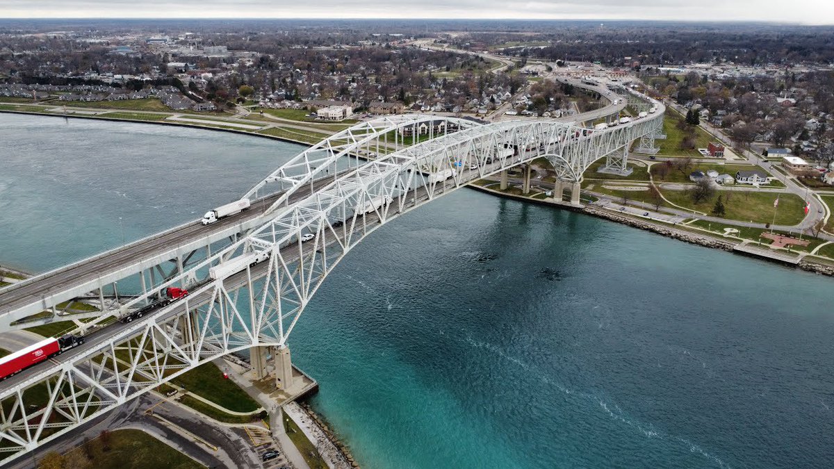 401_da_sarpanch's tweet image. #BORDER: Blue Water Bridge Surpasses Ambassador Bridge As Busiest Canada/US Truck Crossing In 2025 With 2,132,839 Vs 1,858,824 Commercial Trucks.🇨🇦🇺🇸

Ambassador Bridge Was The Busiest For Over 95 Years, Since It Opened In 1929. Companies Are Managing Costs To Stay Competitive.💰