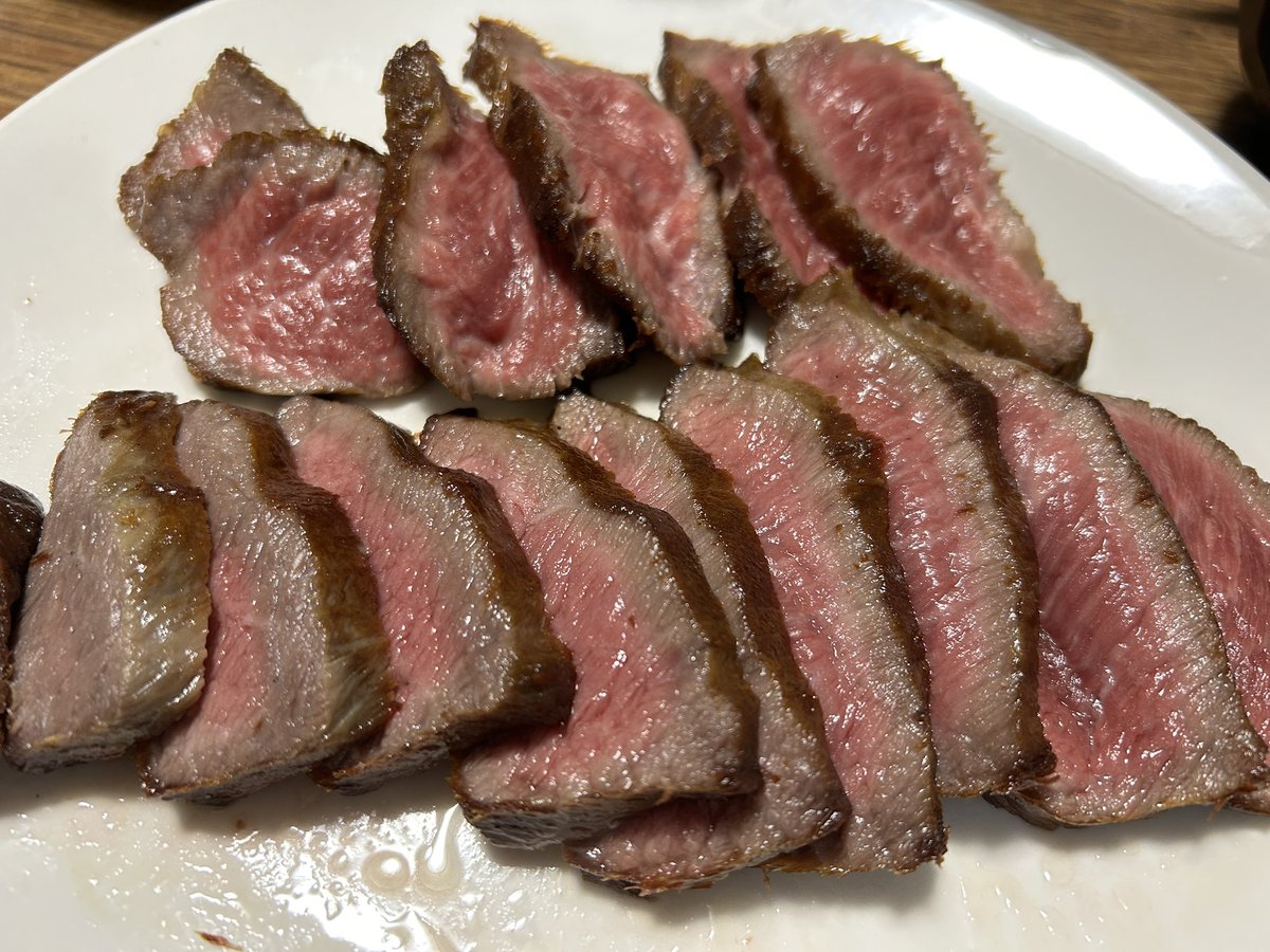 しねしね団 tweet media