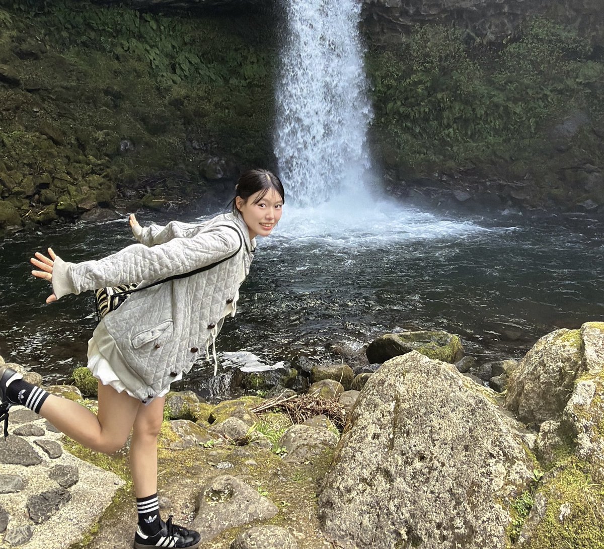 玉代勢ありさ tweet media