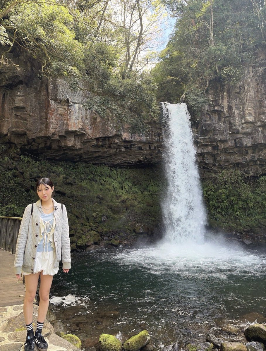 玉代勢ありさ tweet media