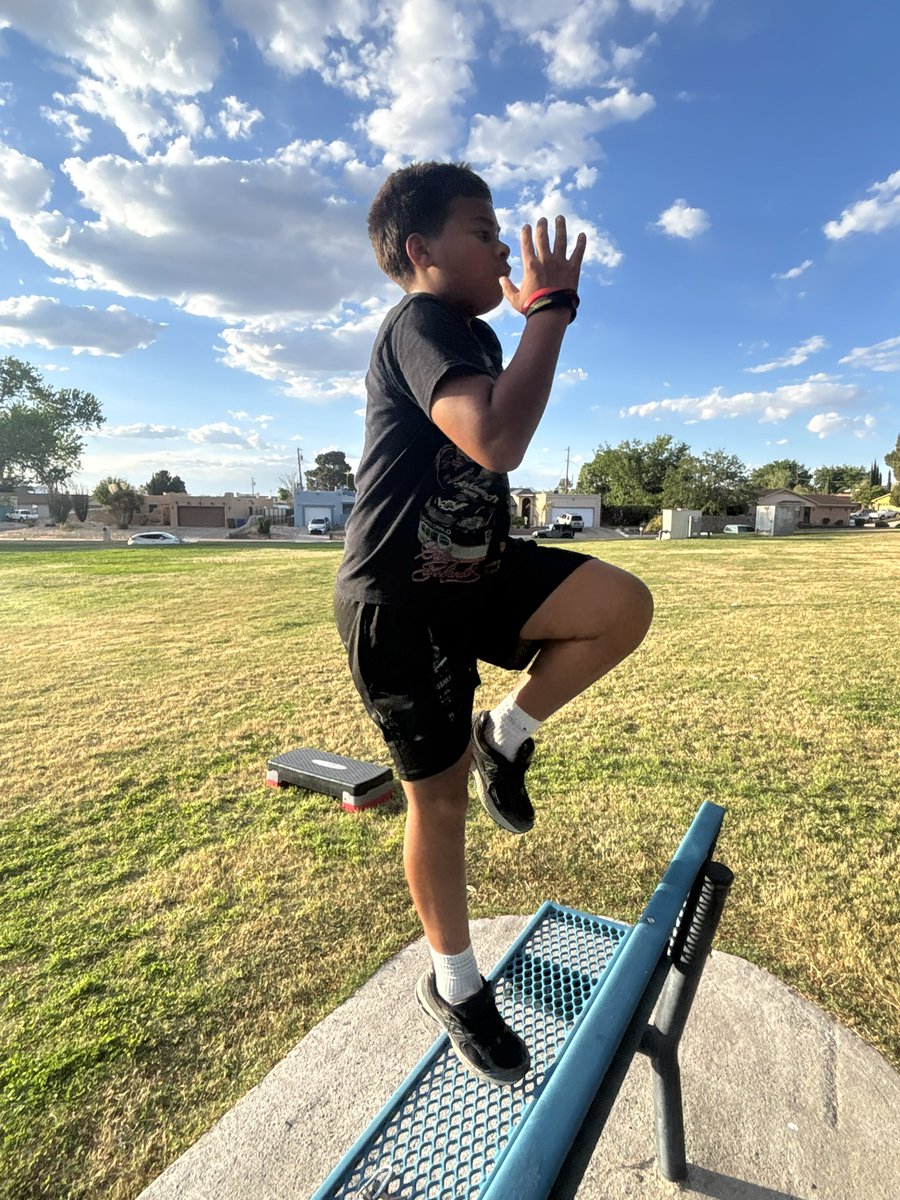 newszntraining's tweet image. Keep working! 
@newseason #athletictraining
#football #offseason #keepworking