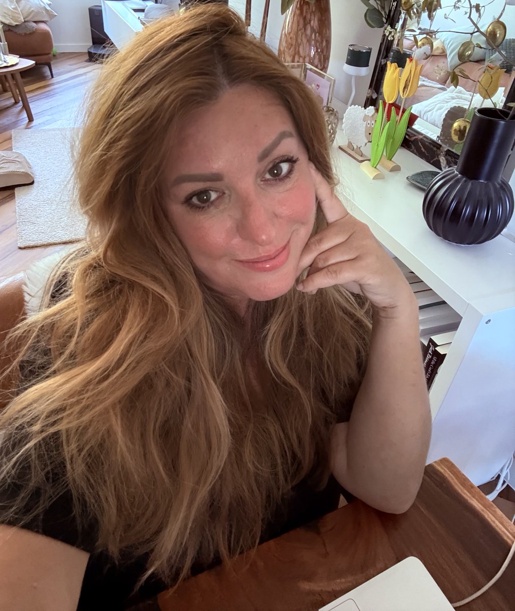 Vivscontent tweet media