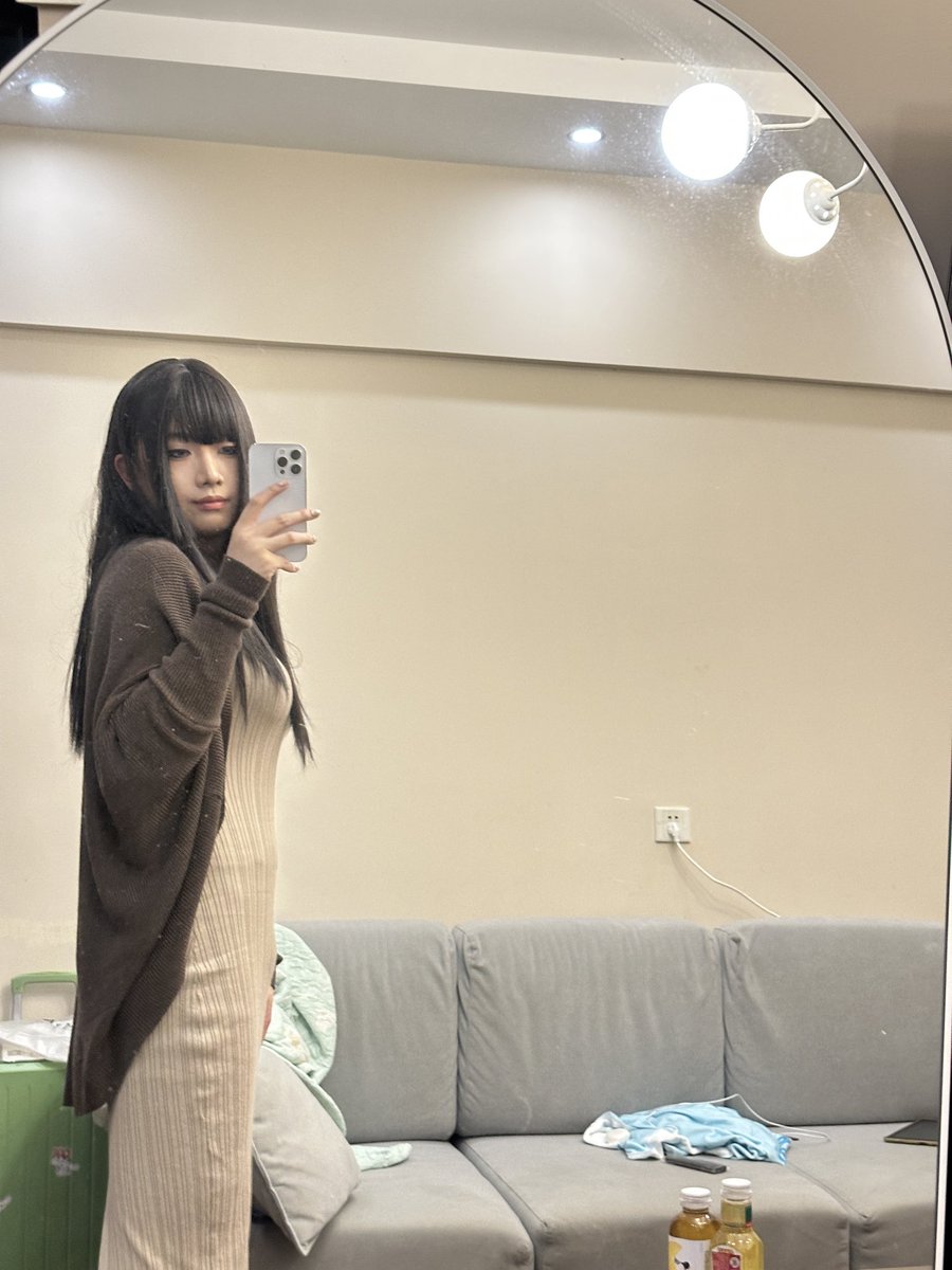 youyou tweet media