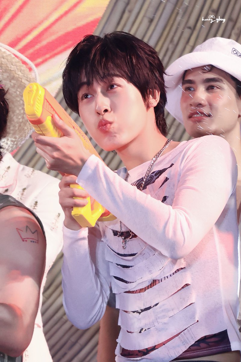 bunnyGboy🐰 tweet media