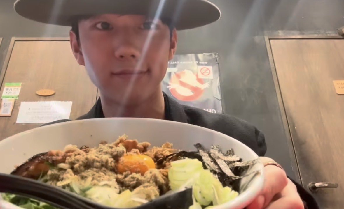 ミンタク tweet media