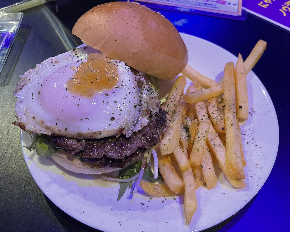 錦糸町の怪談Barガーリック・マネー・かも〜 での #紹怪
#藤園いさら さんのラストの一言が効いてくる語り、他の配信ではNGになった実体験ヒトコワ！
バミちゃんこと #バーミヤン市谷 の落語を聞いた様な怪談
親子の様な組み合わせが面白いクロストーク、@T_hama3 さんの素敵ブッキングでした
配信あり