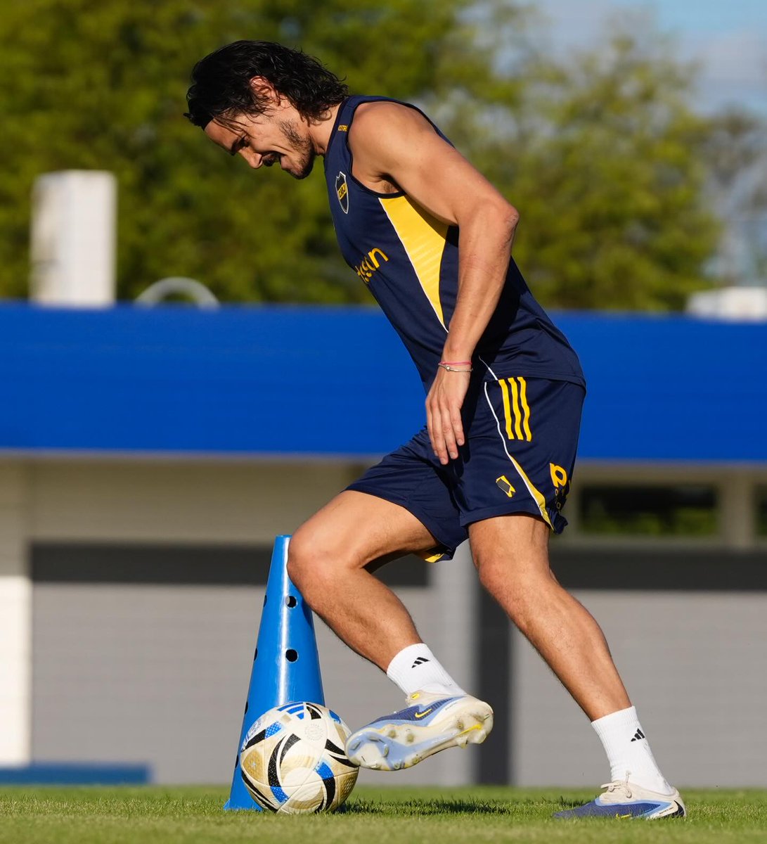 Edi Cavani Official tweet media