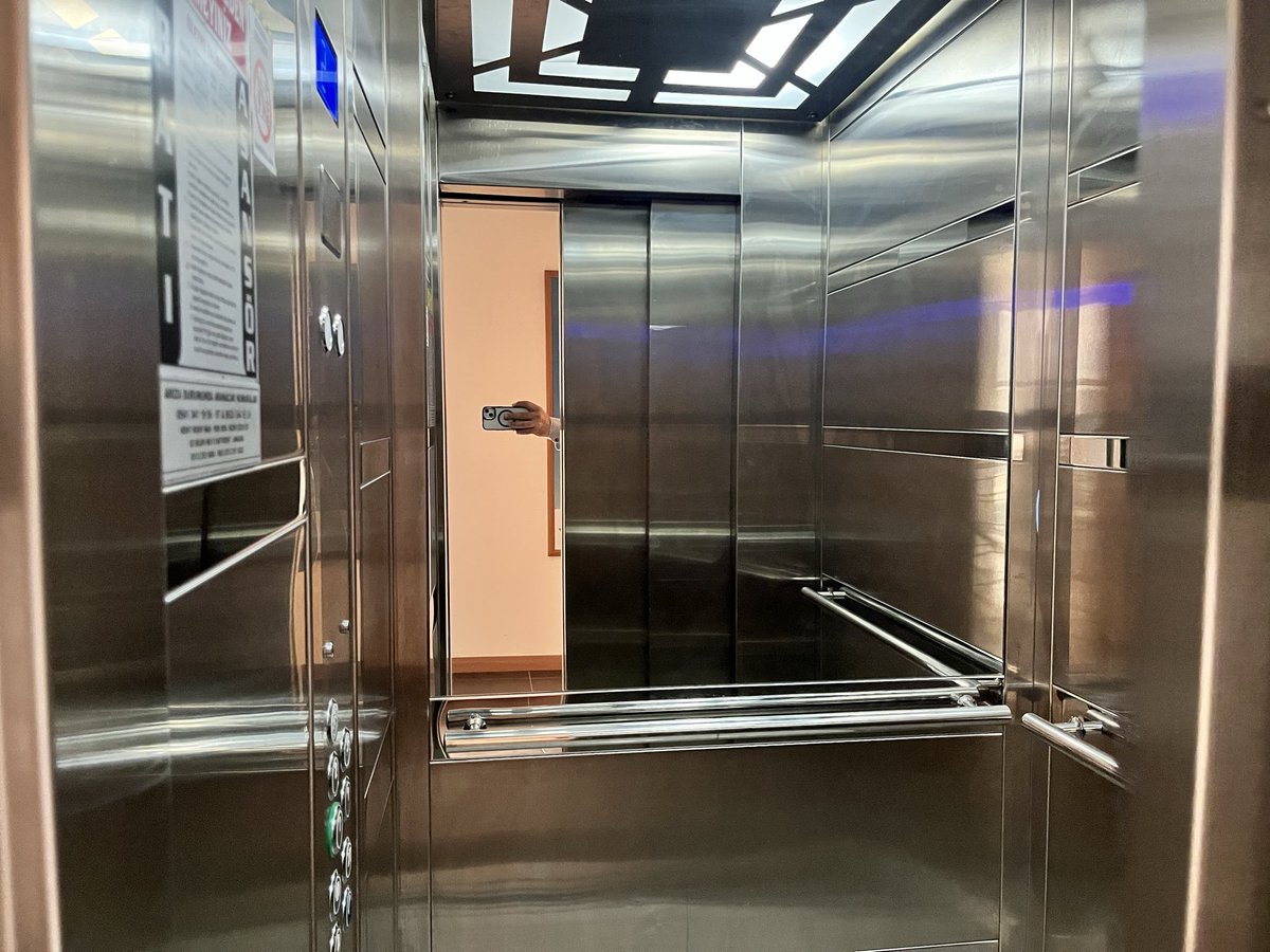harbiyeruhu1907's tweet image. Asansör fotosu paylaşmak modaymış
#asansörchallenge 
#elevator #ascenseur