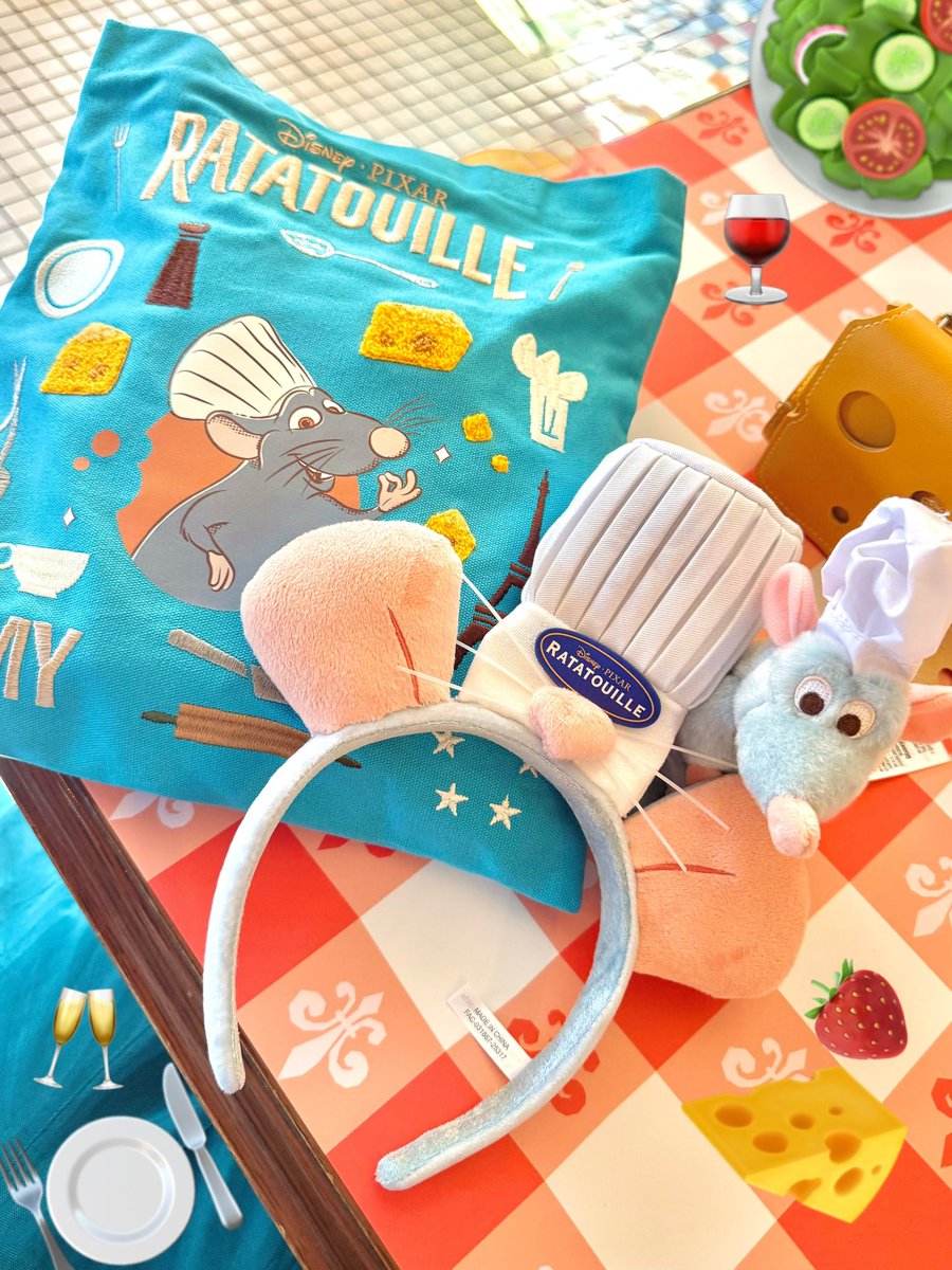 水色ニットのカーデを合わせれば
ジュビリーブルーコーデがあっという間にレミーコーデに早変わり🧀️🩵
カチューシャにワッペンもつけて肩にレミーを乗せたら完璧✨