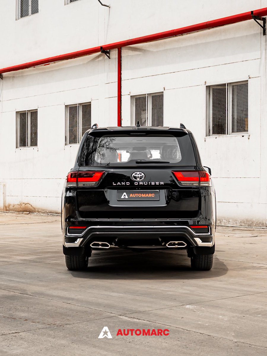The Toyota Land Cruiser 300 in full black with the Modelista kit transforms into a rolling masterpiece, sleeker, sharper and unapologetically bold.🖤⚡️

#Automarc #ToyotaLC300 #ModelistaKit #Luxurycars #AutomarcUpgrade
