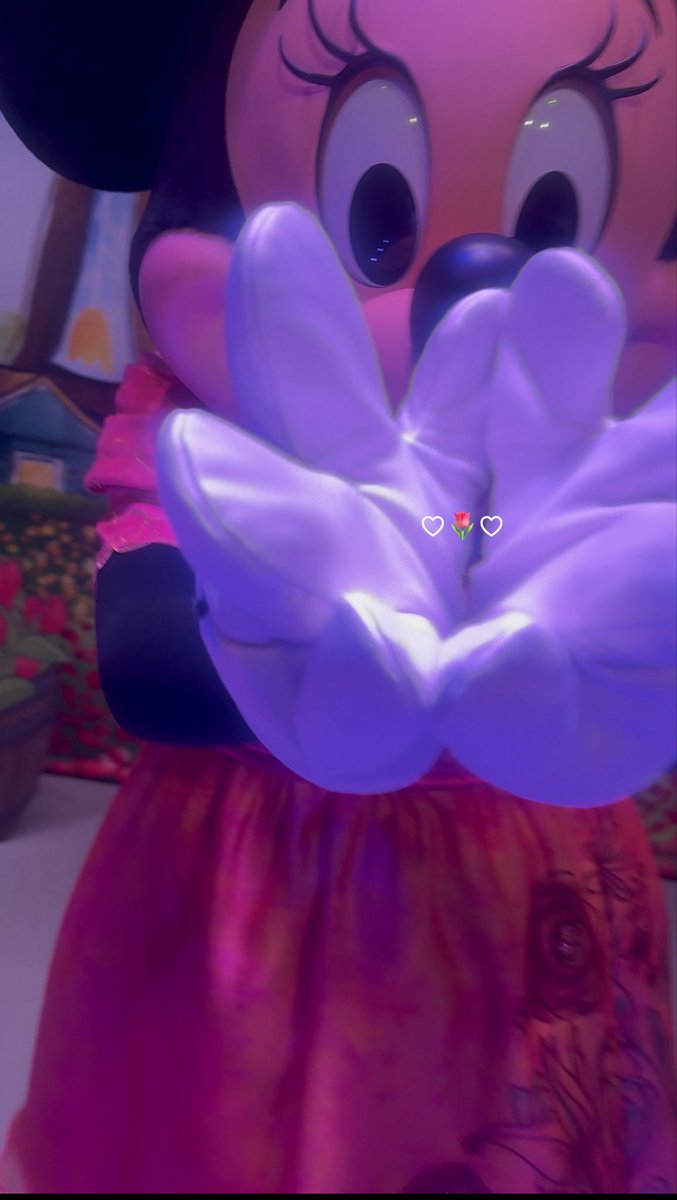 𝓐𝓡𝓲𝓷 tweet media