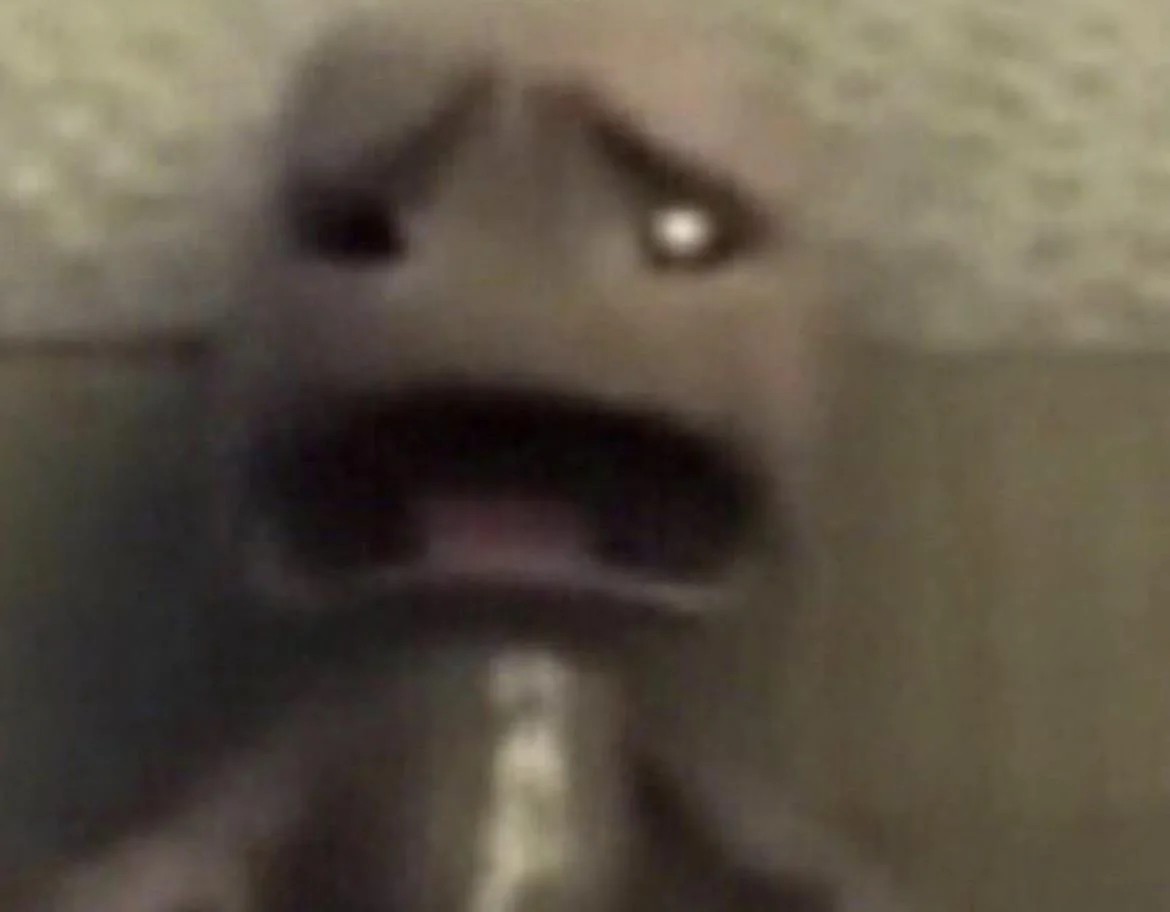 Estábamos saliendo del garage y un pibe nos empezó a gritar y nos decía que haces casi me matas ???? Y yo le dije pero está la chicharra de salida D: y me dice pero estoy con auriculares y le dije tranquilo es viernes que tengas un gran día y me dijo que vos tengas uno horrible