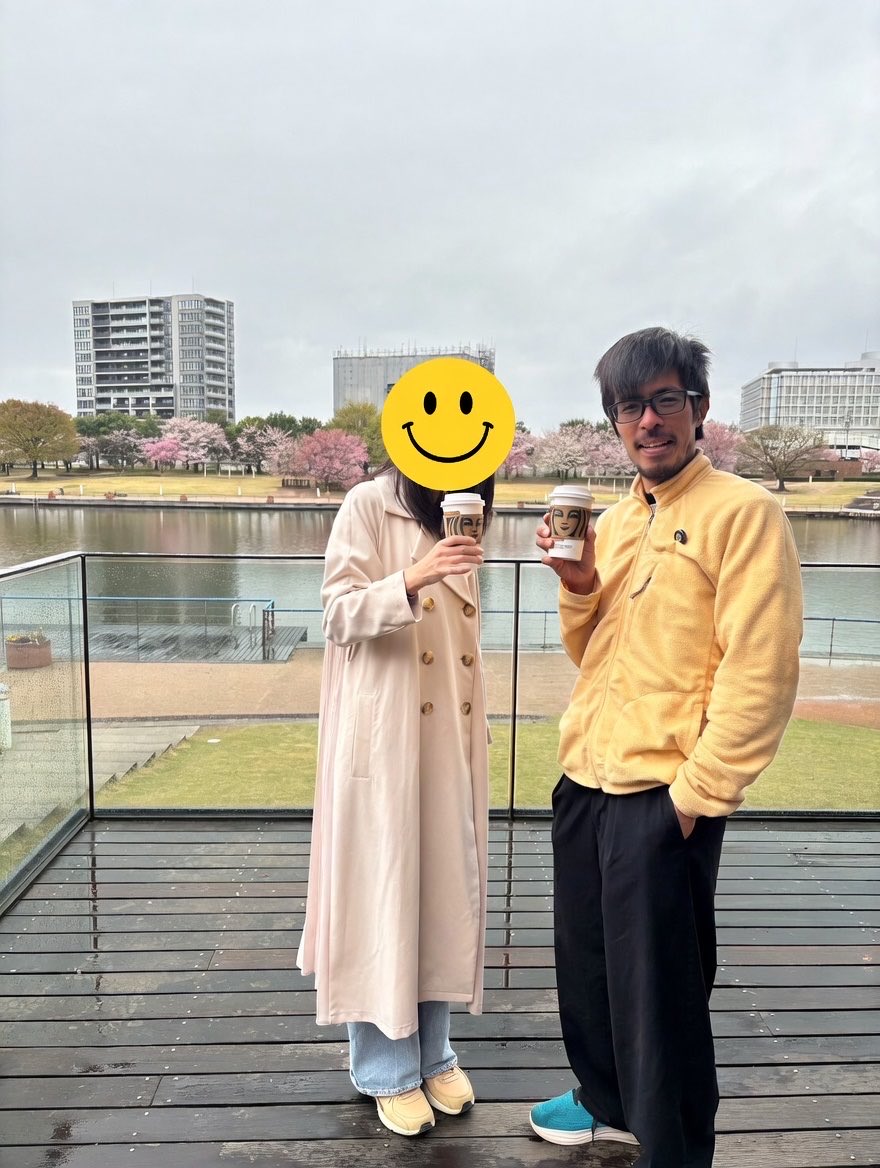 shimitchan's tweet photo. 富山に来てくれたぜんかちゃん、すぺしゃるえま、えまマミーと！

みんなで世界一美しいスタバ行って、そのまま高山駅に行きました。 https://t.co/VoxNzQV8lq