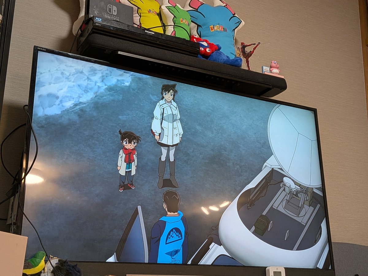 ふぅん。移動観測車ねぇ、ふぅん。

これで有害電波飛ばして、人工衛星操作してでっかいアンテナに衝突させて爆破して温泉出すんでしょ。 

温泉でたー！！