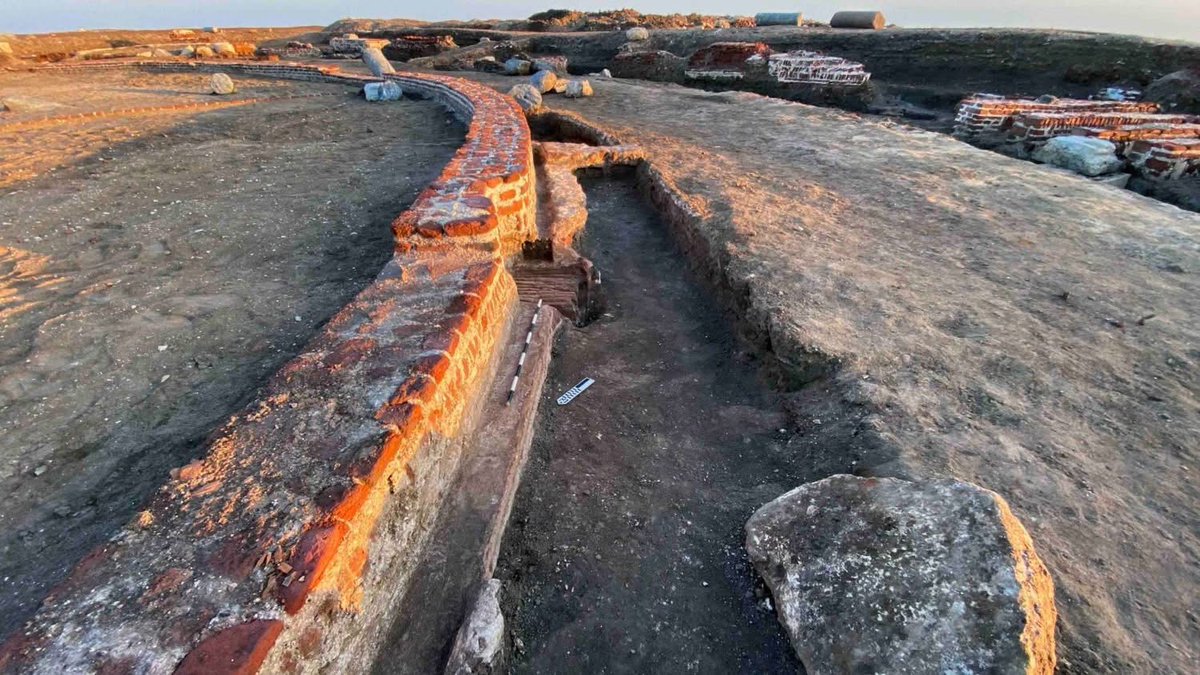 Ancient Hypotheses tweet media