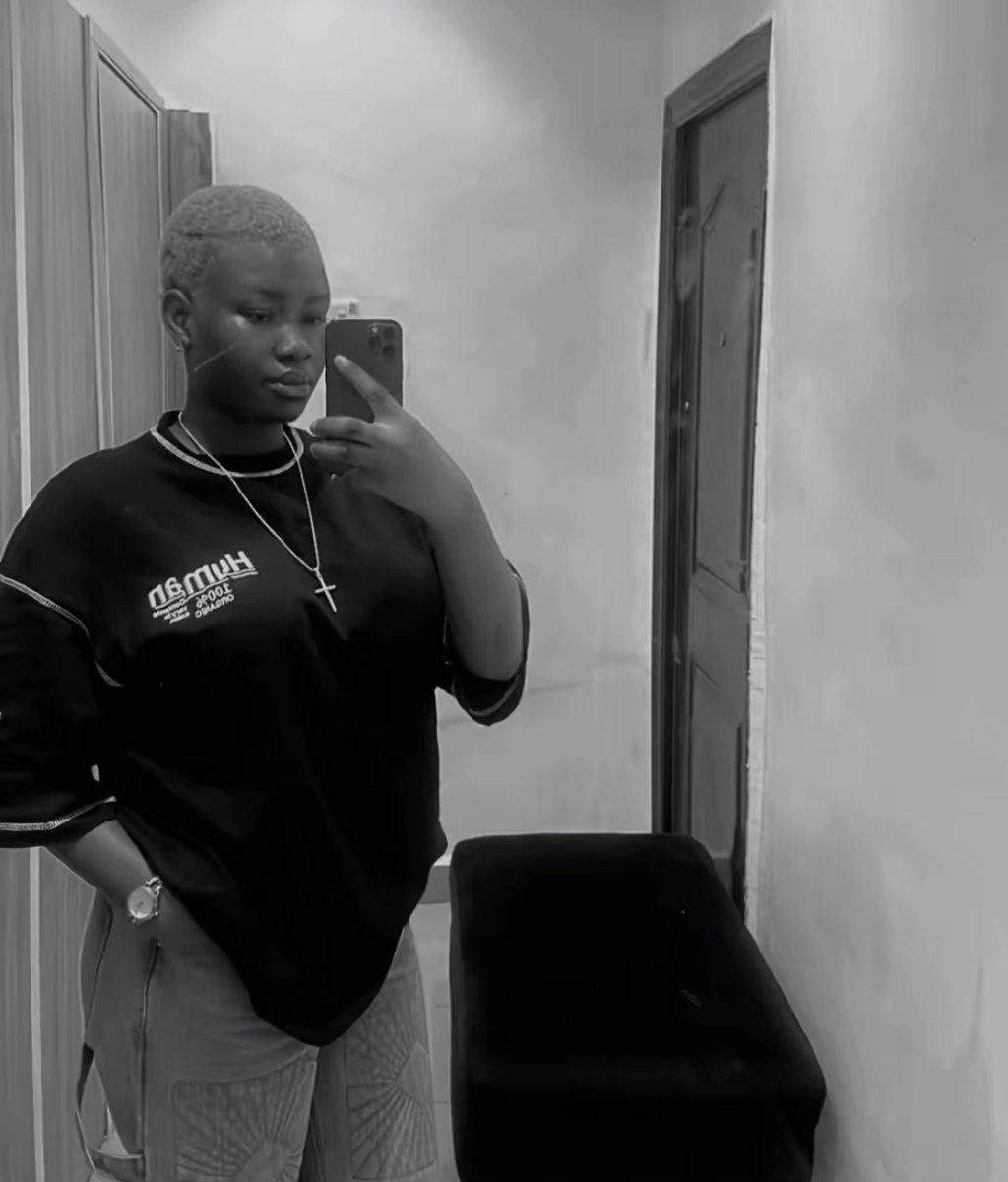 Steph6f6p's tweet photo. Single and not ready to mingle until I make my own money🫢🖤❤️ https://t.co/akiWijm1x6
