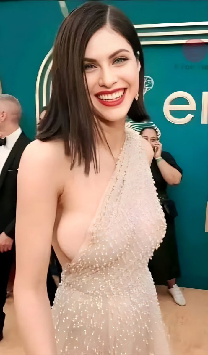 Alexandra Daddario tweet media