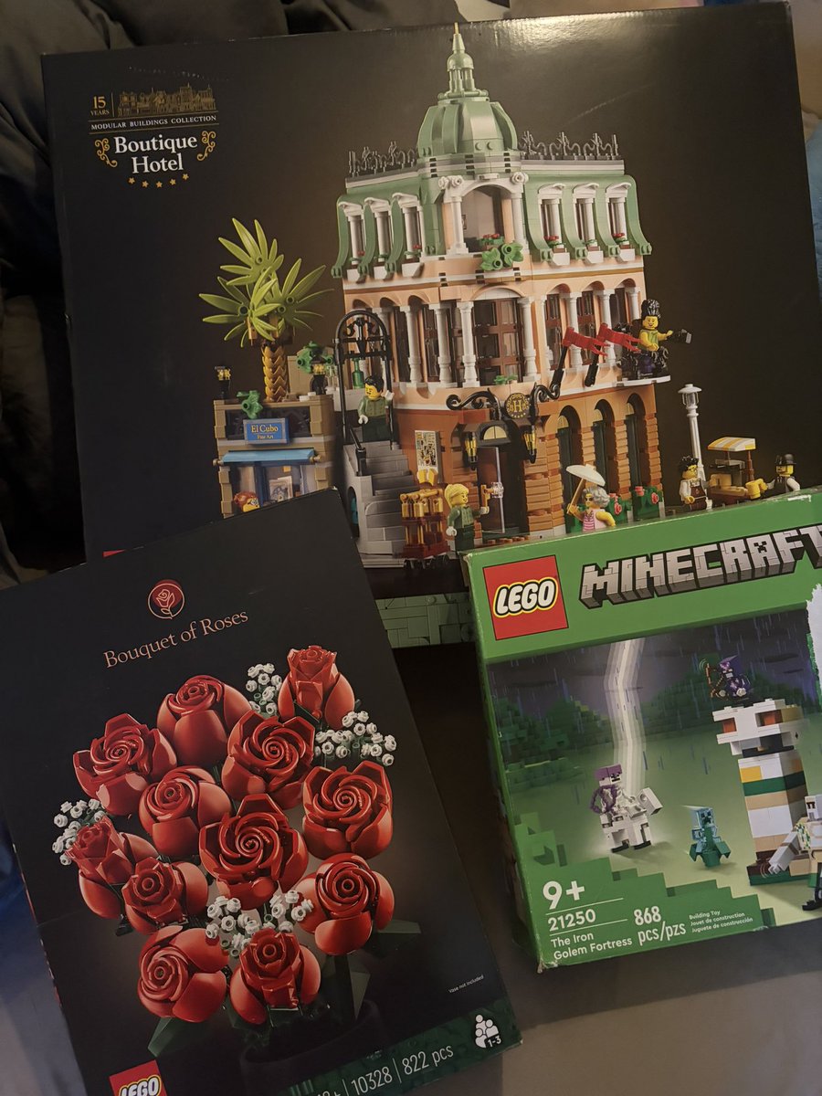 ewyuckugh's tweet image. boyf and i got each other lego for our anniversary without discussing and now we have too many Lego’s to build…what a nice problem to have!