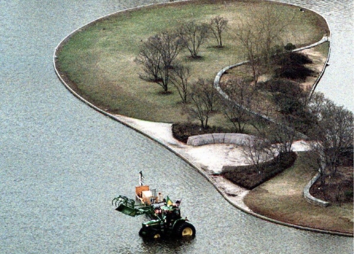 Cory Gardner tweet media