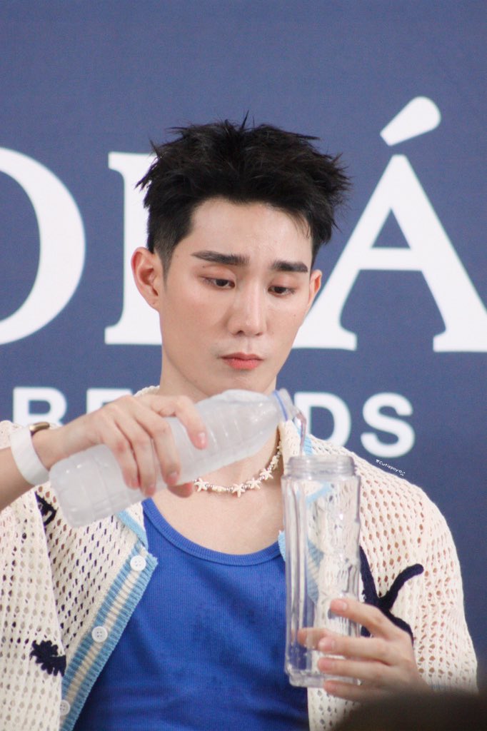 cutiepoy_'s tweet image. บาร์เทนเดอร์ฟอสส — 🦊🍹✨

FORCE WITH NOLA 
#NOLAxFORCE