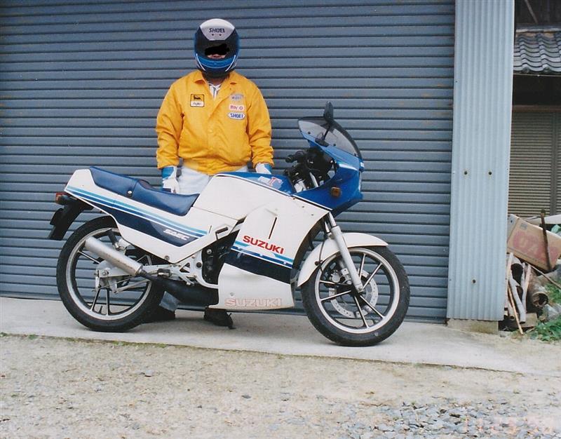 xjrxMHTamYN2ldR's tweet photo. #あなたのファーストバイク何ですか
普通のギヤ付バイクだと
#RG125Γ かな。
それまでラブスリーとハイ!しか知らなくて
教習車のCB125Tからの #NF11F は強烈で
これぞ2スト…って感じの走りで
楽しかったな〜♬ https://t.co/YNLMIfBPpk