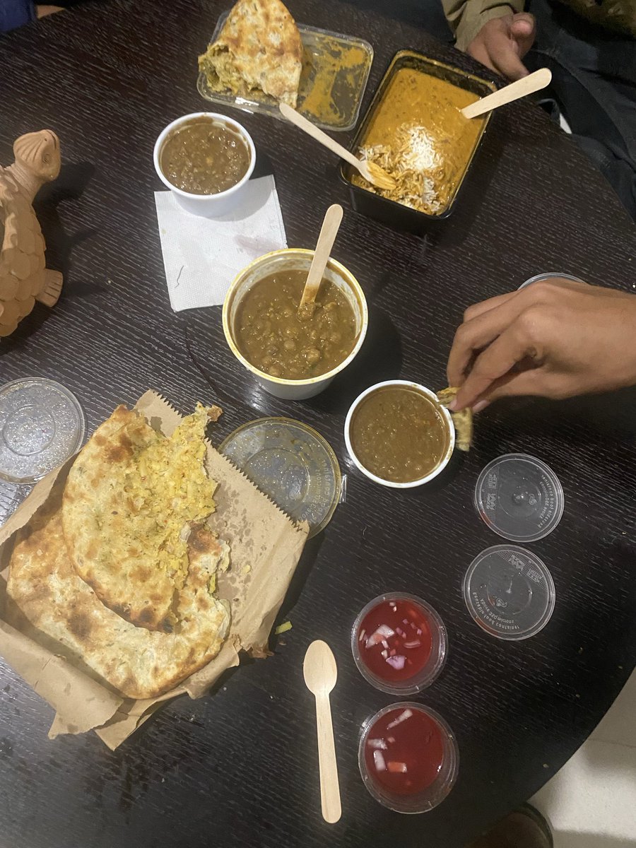 _bcd1234_______'s tweet photo. @Swiggy @swiggyCOMPLAIN the order items were missing…when tried it make complaint it marked conversation closed…worst customer support you have I want refund .order id - 234637985172112 https://t.co/SK7pt82XXW