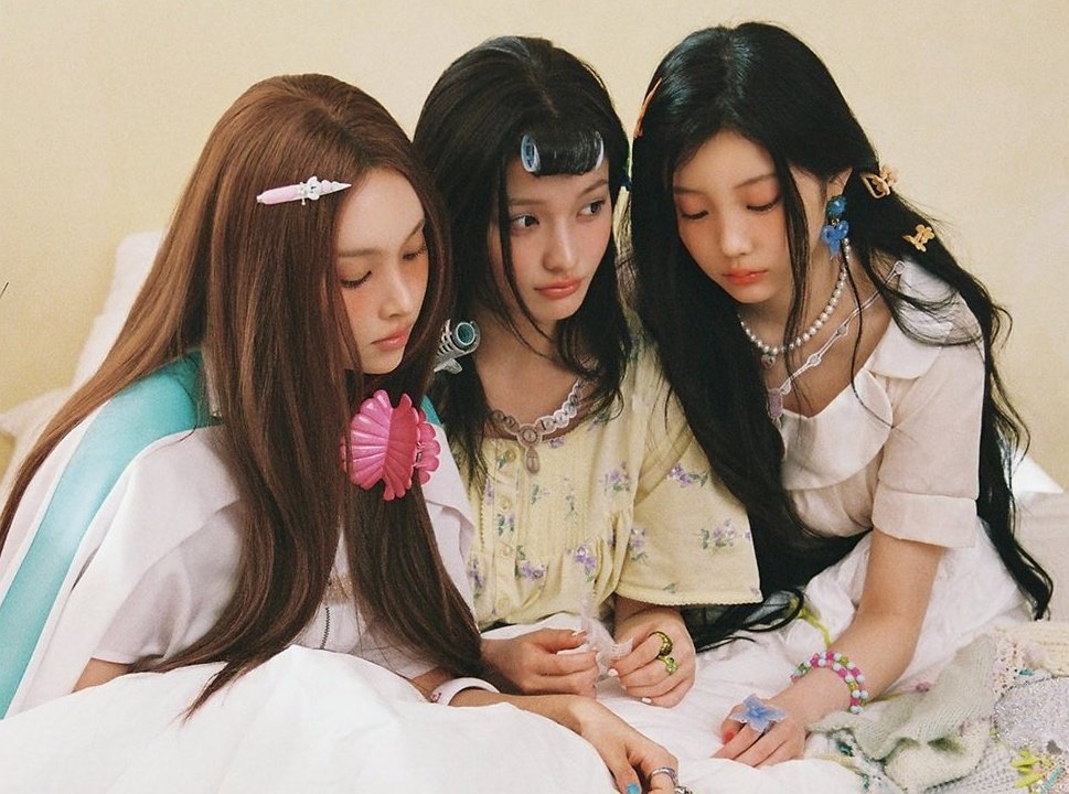 ILLIT BASE tweet media