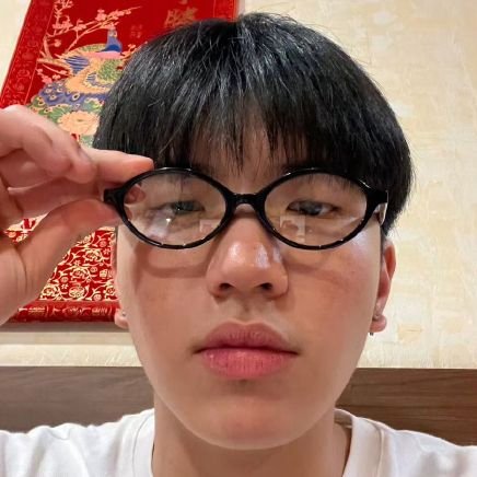 pink 𖹭 tweet media