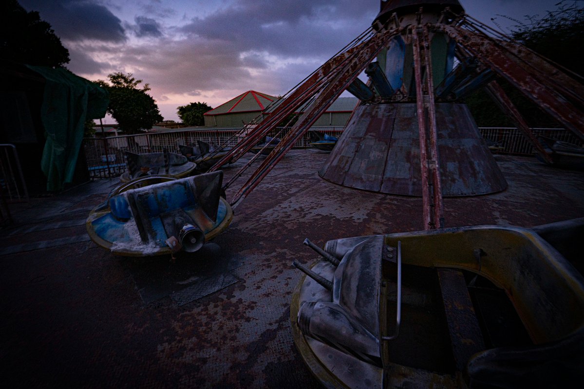komamasa's tweet image. 人が消え一人夜を待つ遊園地
＃abandoned　＃Urbex　#廃墟