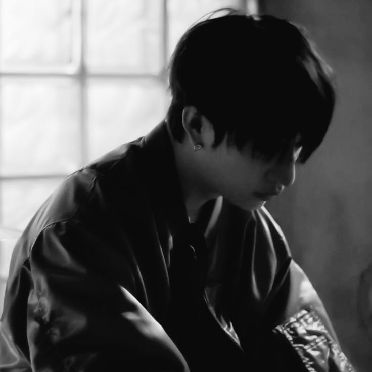 𝒗𝒂𝒍𝒌𝒚𝒓𝒊𝒆. tweet media