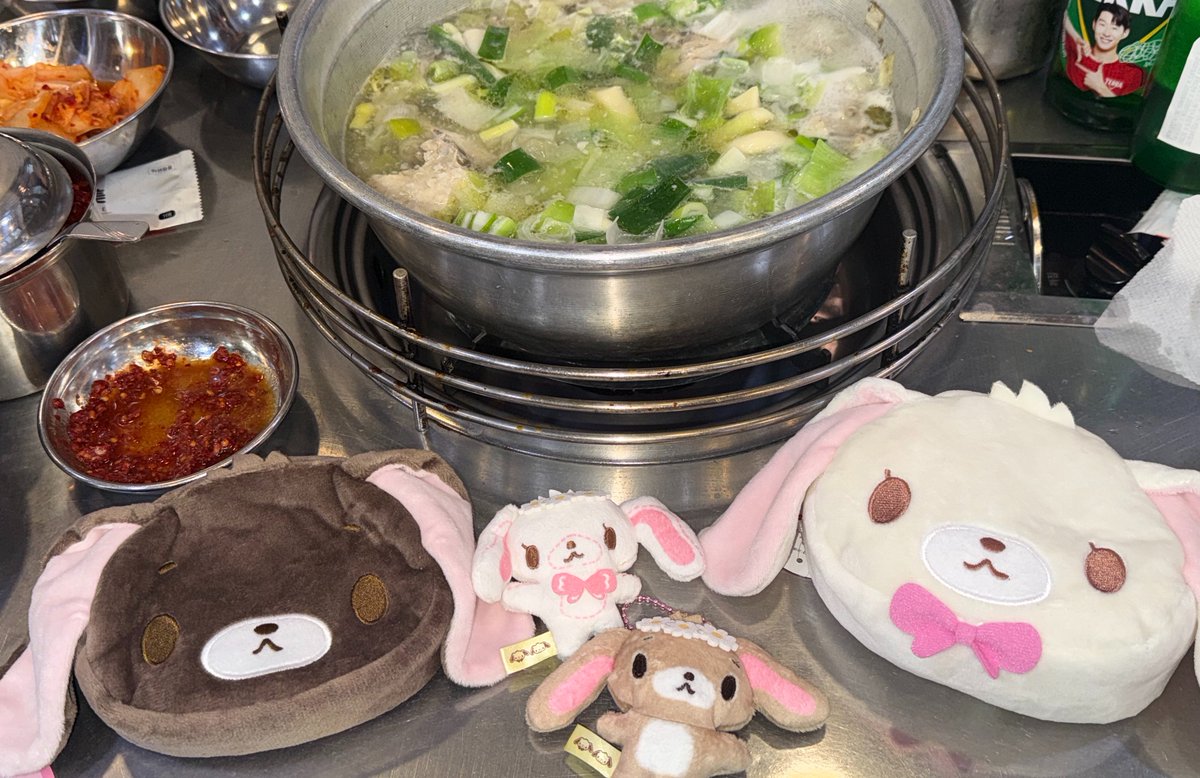 🄱🄾🄼! tweet media