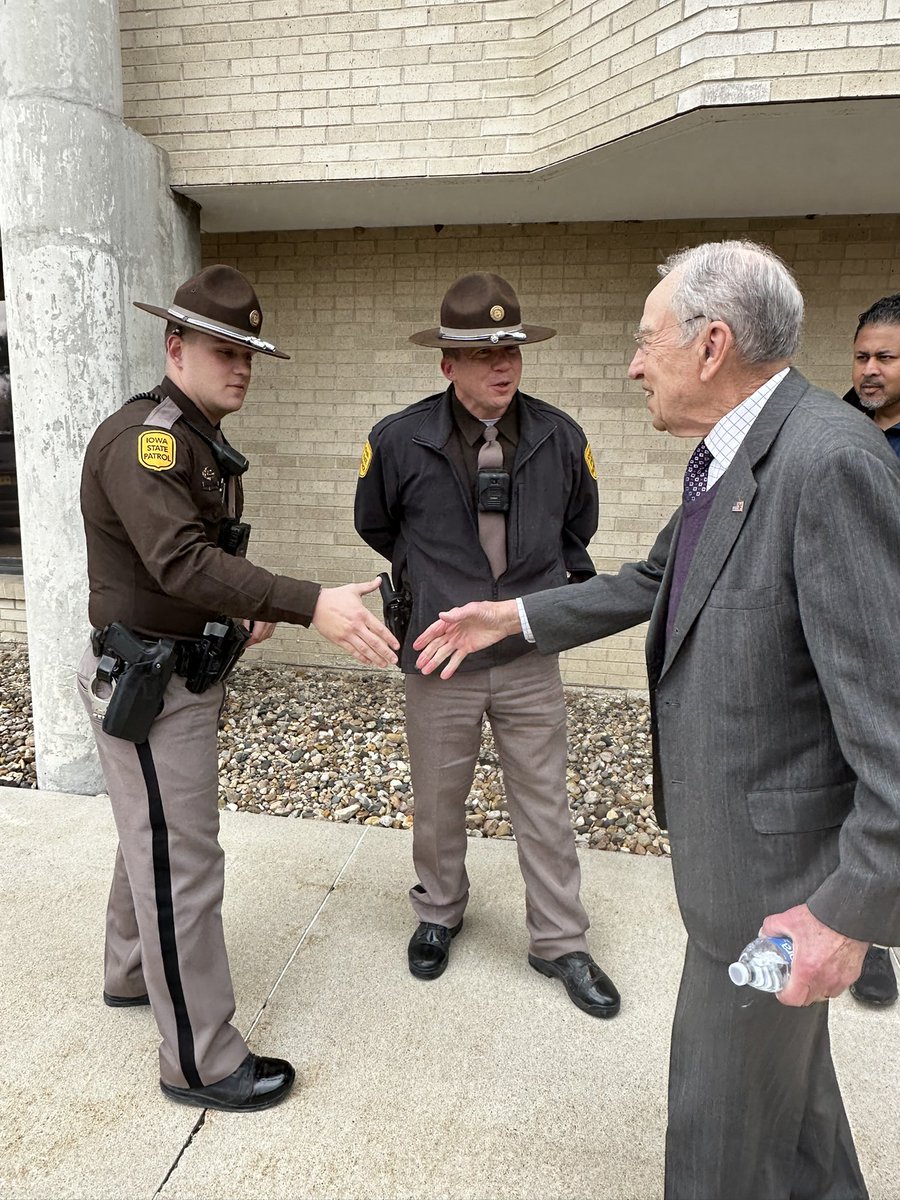 Chuck Grassley tweet media